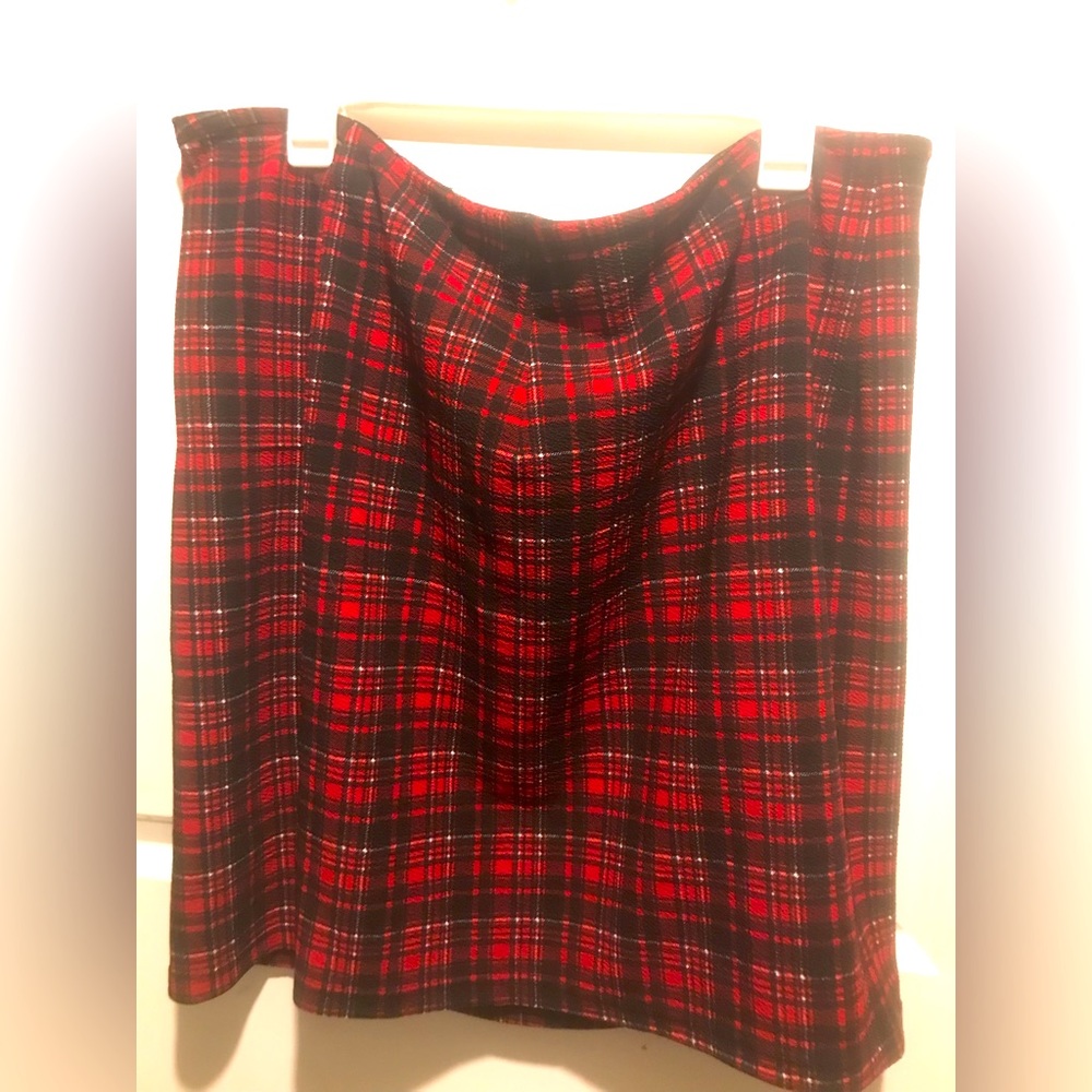 Sexy plaid stretch with silver embellishment w/side zipper♥️🖤4X